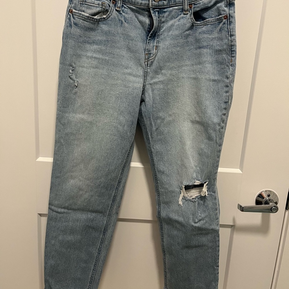 Old Navy Mid-rise Boyfriend Jeans - Size 10